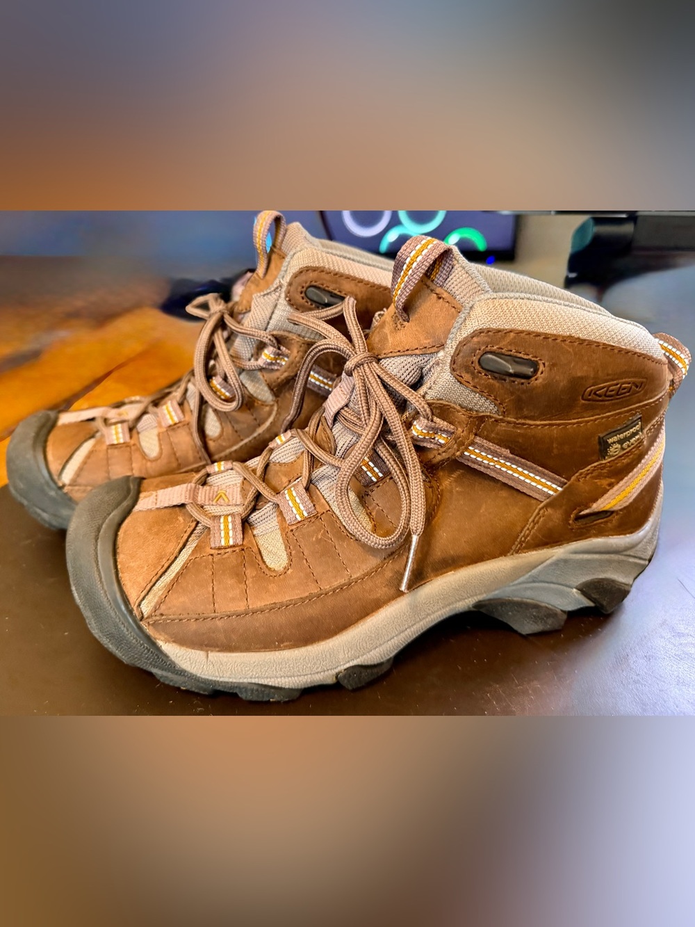 Keen Lace-Up Leather & Textile Upper w/Sturdy Rugged all Weather Traction Soles